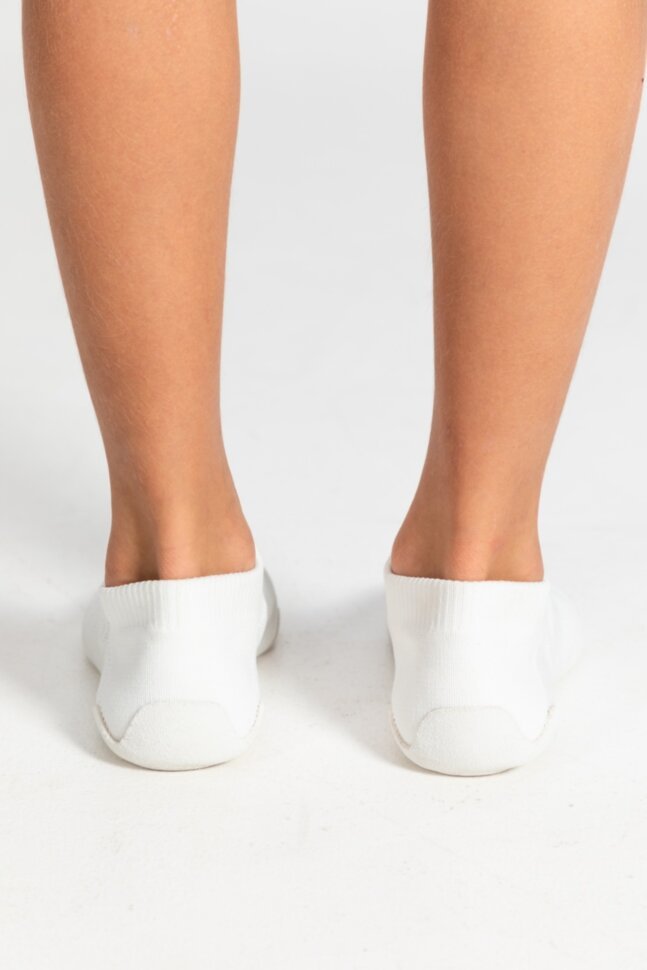 Gymnastics shoes