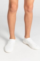 Gymnastics shoes