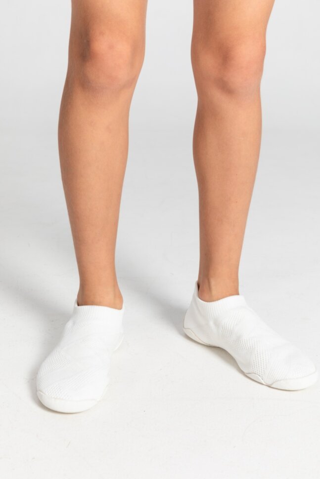 Gymnastics shoes