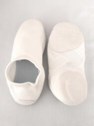 Gymnastics shoes