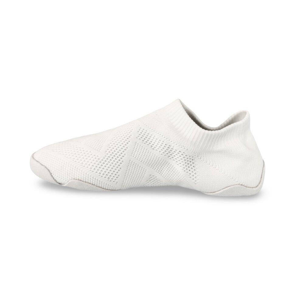 Gymnastics shoes
